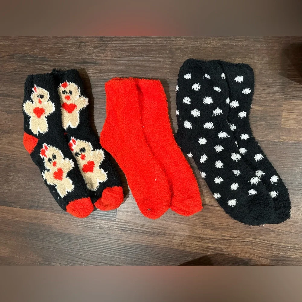 New in box!‎ Betsey Johnson Cozy Crew Plush Socks-3 Pack
